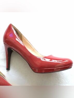 NEW IN BOX Cole Haan x Nike Air Chelsea Low Red Patent Pumps